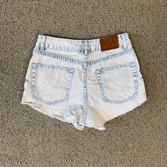 Billabong Get Low Distressed Frayed Hem Jean Shorts US Women's 25 - Picture 2 of 5